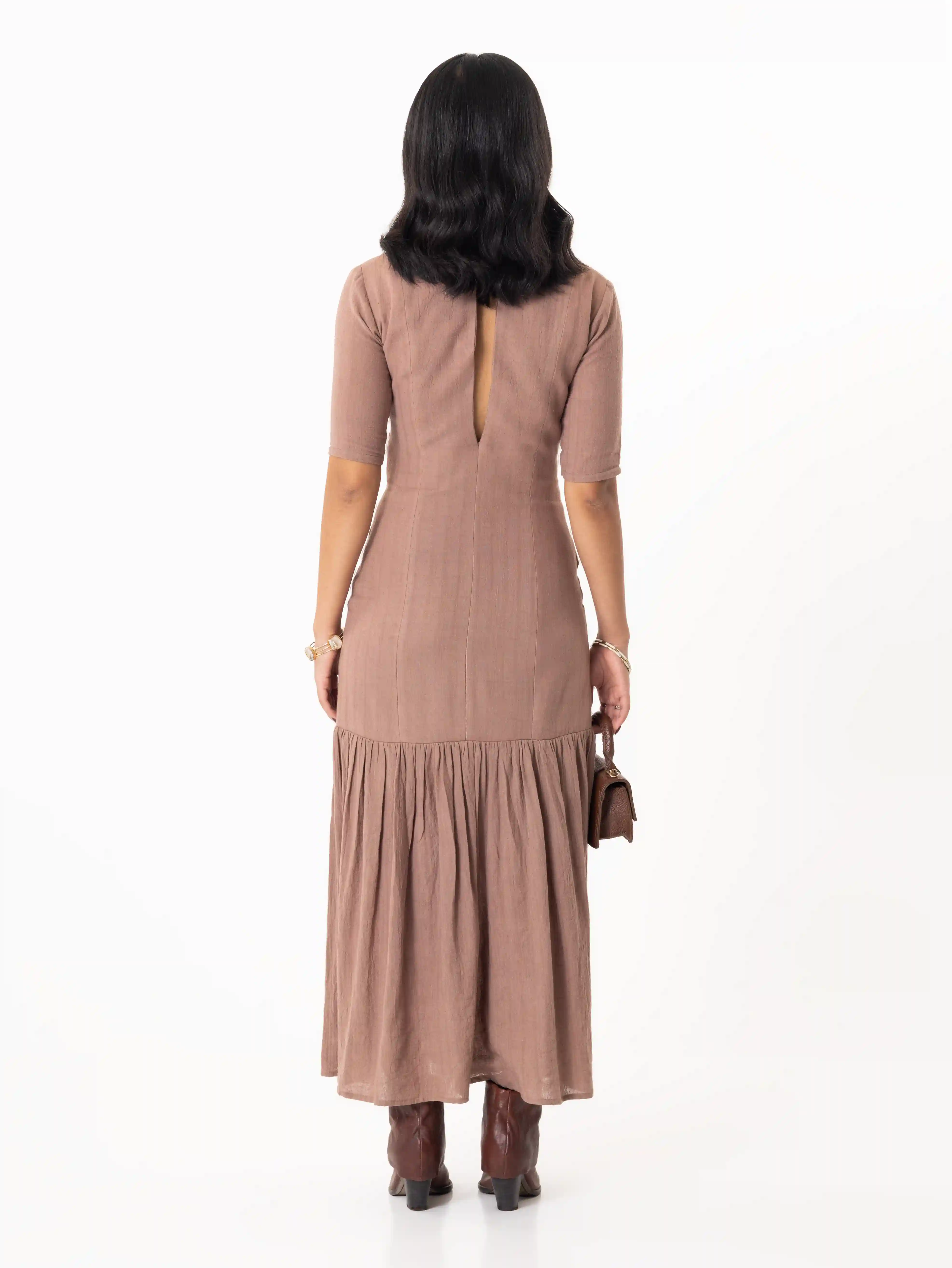 The "Aventurine Contour" Tiered Dress